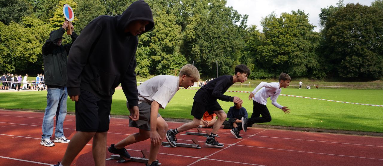 Beim Sprintstart während des Sportfestes