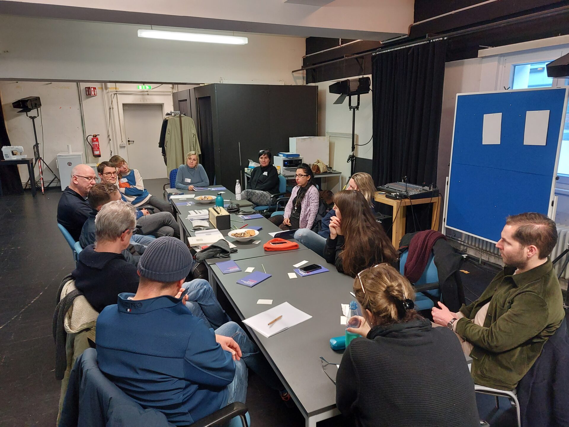 LehrerInnenfortbildung auf der kleinen Probebühne im Schauspielhaus
