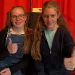 Jungs-un-Deerns-leest-Platt-Preisträgerinnen Nele und Luisa