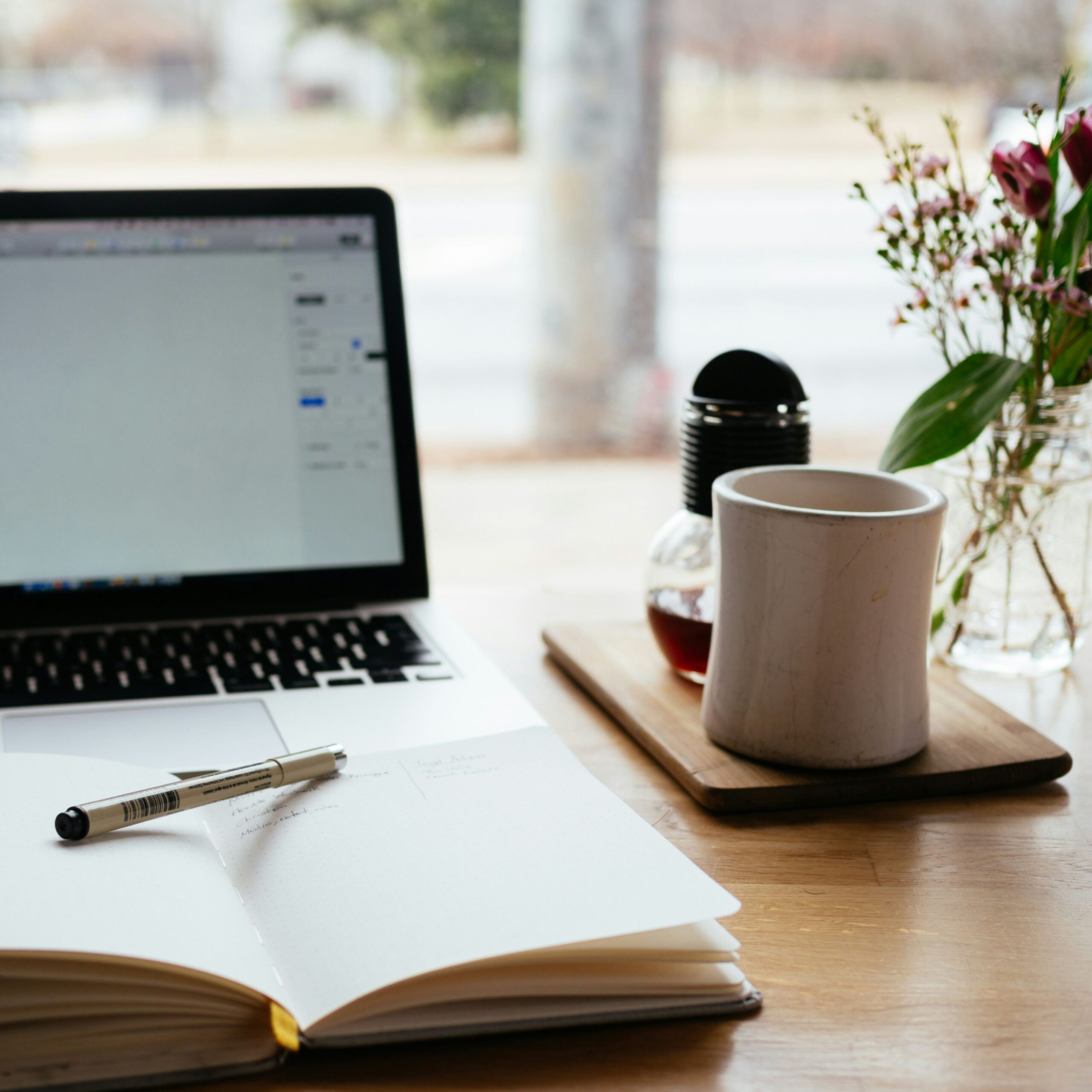 Symbolbild Büro © Nick Morrison on unsplash