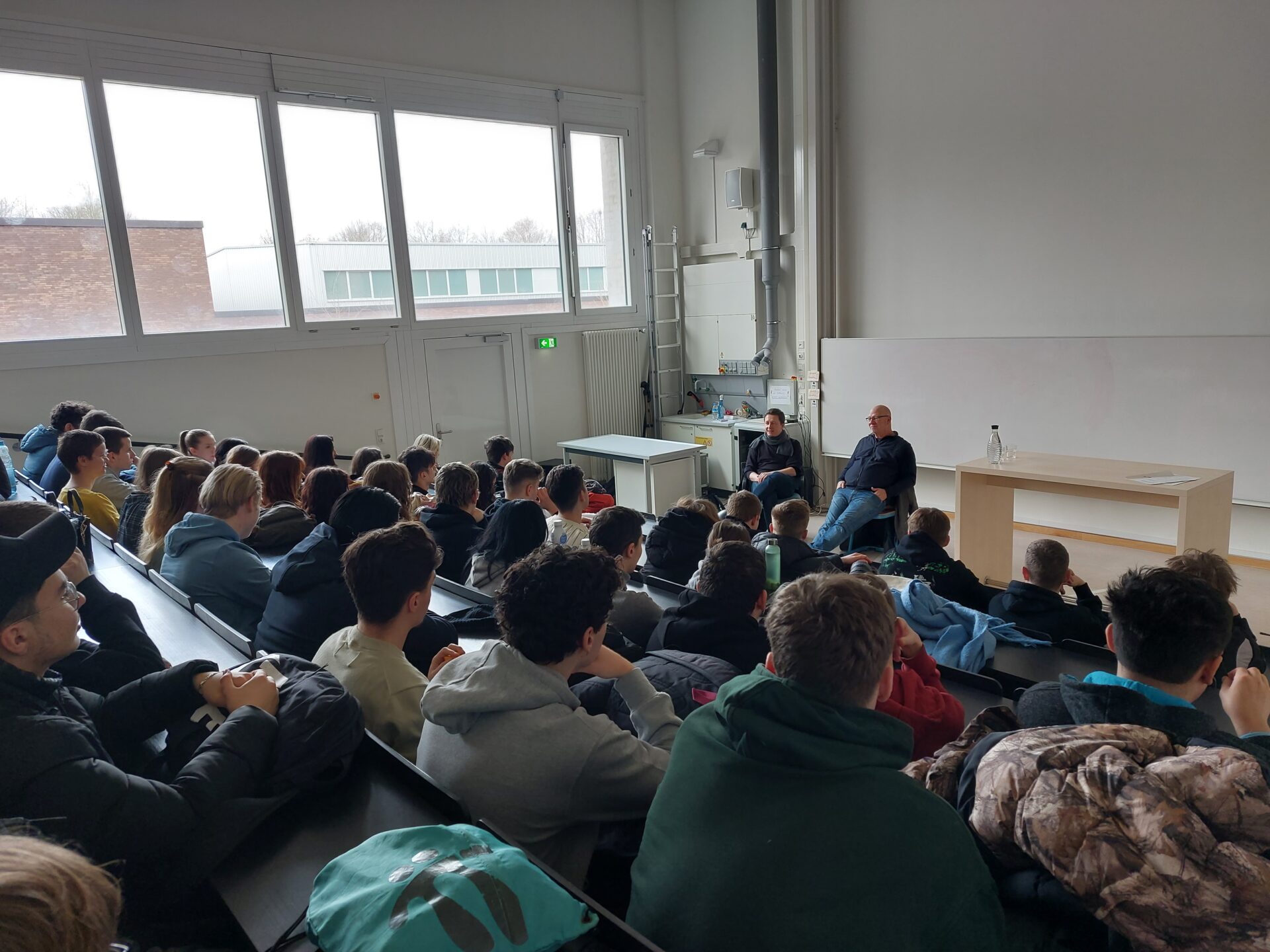 Nachgespräch im Schauspielhaus zu 'Woyzeck' mit der gesamten S4